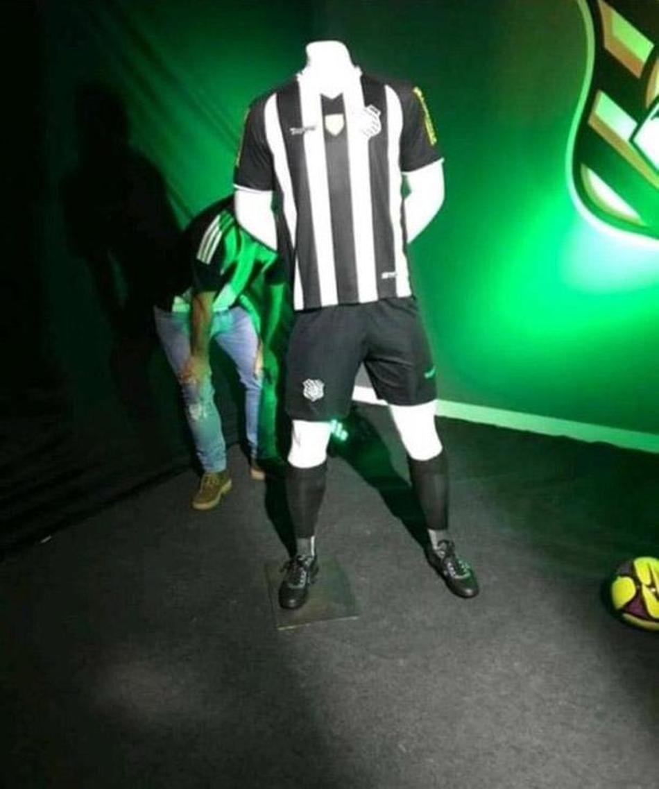 Novos uniformes do Figueirense aparecem em fotos vazadas na internet