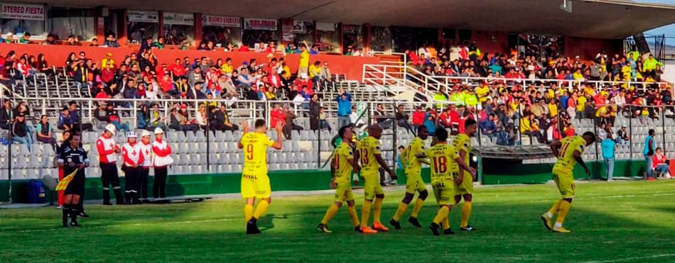 LDU vence clássico, mas Barcelona lidera o Equatoriano