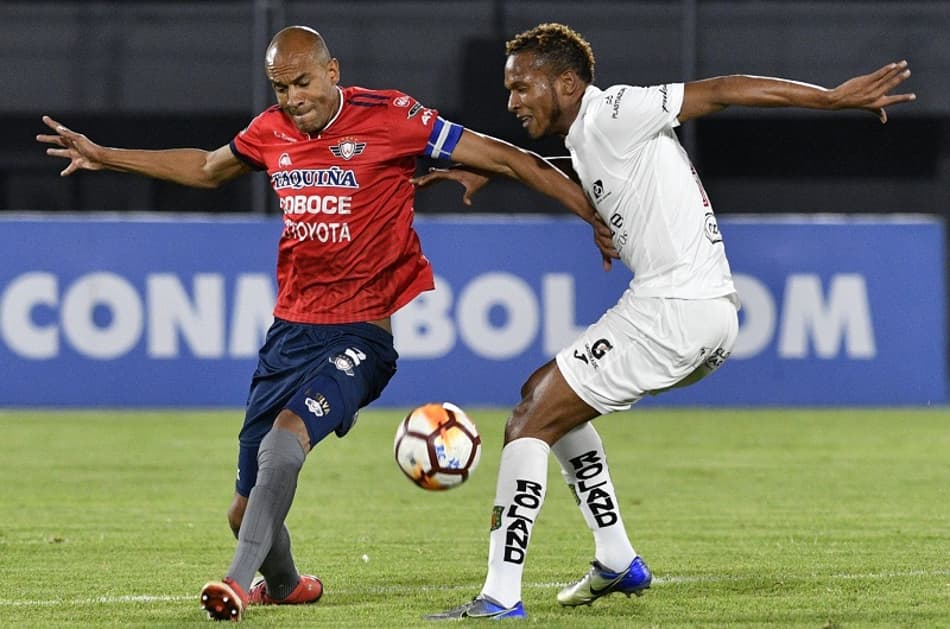 Em noite de Brian Heras, Deportivo Cuenca segue na Sul-Americana