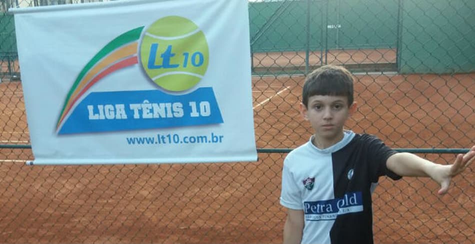 Atletas de projetos sociais conquistam título e vice no 2º torneio da Liga Tênis 10