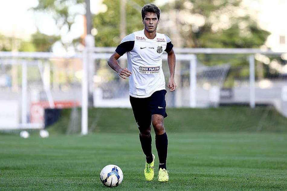 Diretor indica a chegada do zagueiro Paulo Ricardo ao Fluminense