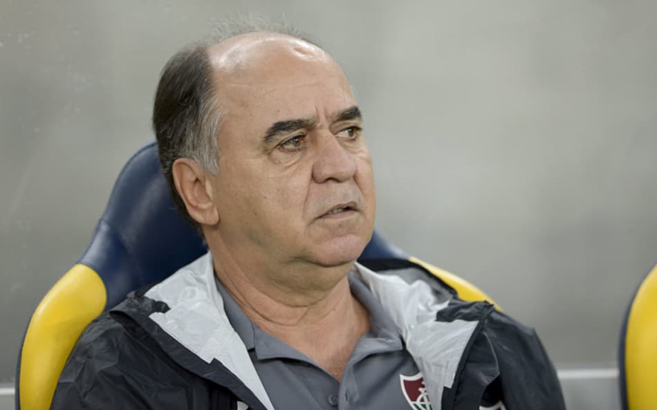 Marcelo Oliveira fala em ‘retranca vergonhosa’ e exalta Sornoza