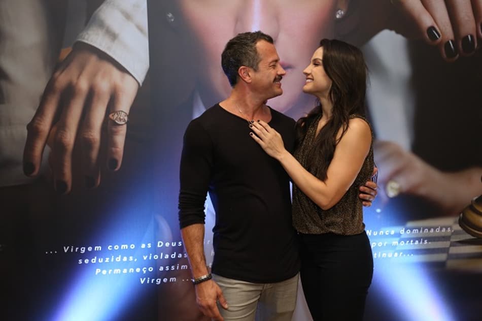 Por Yago Rédua Noite de quinta-feira (2), em uma grande festa para amigos, familiares e figuras importantes do Jiu-Jitsu, Kyra Gracie, em parceria com o esposo Malvino Salvador, inaugurou academia Gracie Kore, na Vogue Square, na Barra da Tijuca, Zona Oe