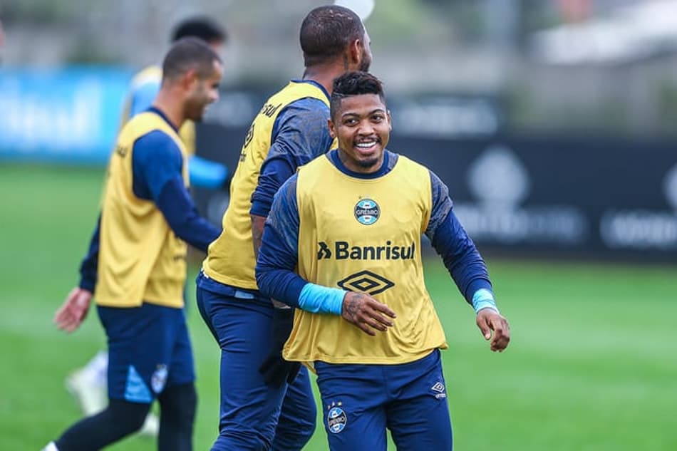 Sem pressa: Dirigente do Grêmio mantêm calma sobre análise de Marinho
