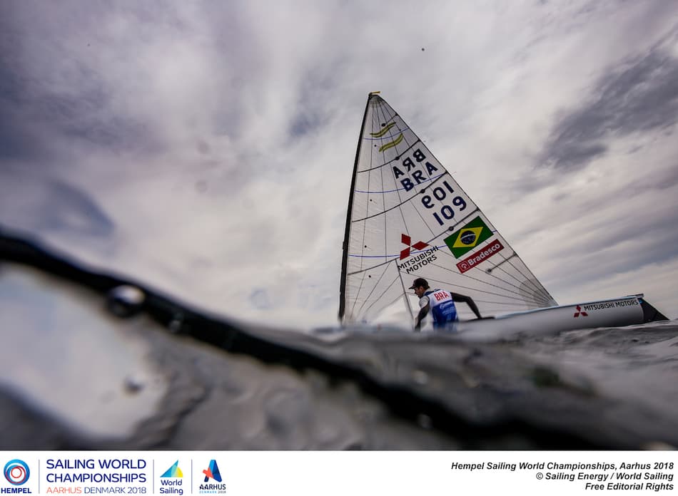 Brasileiros perdem posições após segundo dia de regatas do Mundial