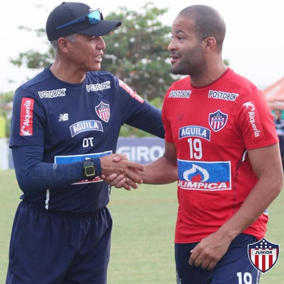 Time sul-americano rescinde contrato com zagueiro que disputou a Copa do Mundo