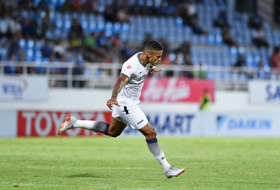 Em fase goleadora, Lukian visa artilharia na Thai League