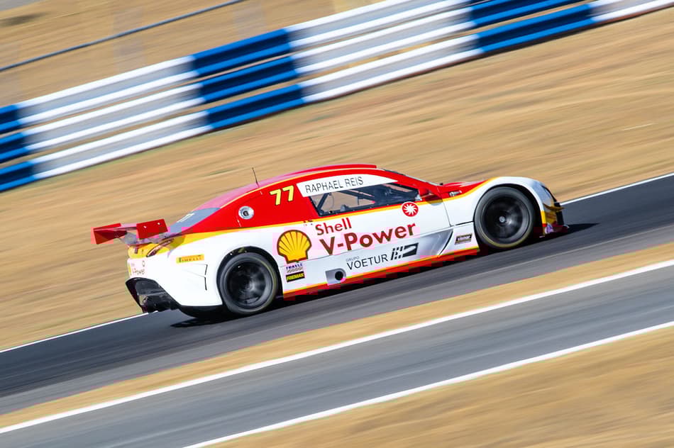 Vítima de "sanduíche", Raphael Reis abandona segunda corrida da Stock Light em Goiânia