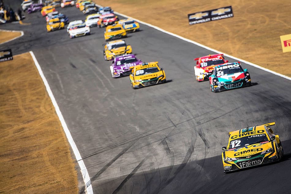 Foresti lidera metade da Corrida do Milhão, mas Safety Car "mata" estratégia