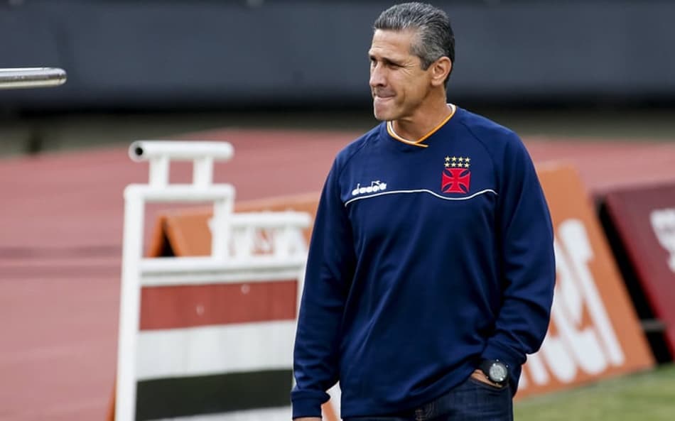 Indignado com derrota, Jorginho diz que time foi ‘guerreiro’ e vê ‘futuro promissor’