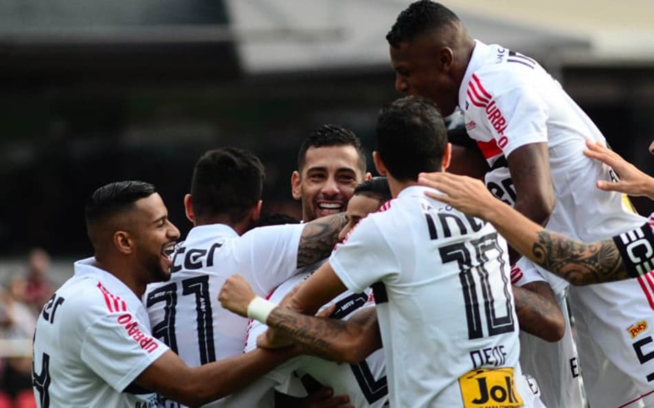 Super-Raio X: Novo líder, São Paulo se destaca na Seleção da 17ª Rodada do Brasileirão-2018