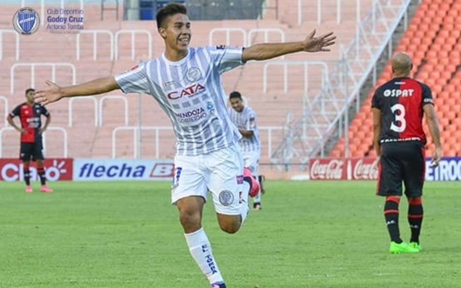 Boca Juniors prepara oferta milionária para comprar meio-campista