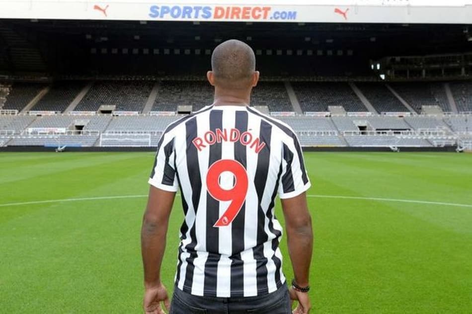 Newcastle confirma a chegada do venezuelano Salomón Rondón