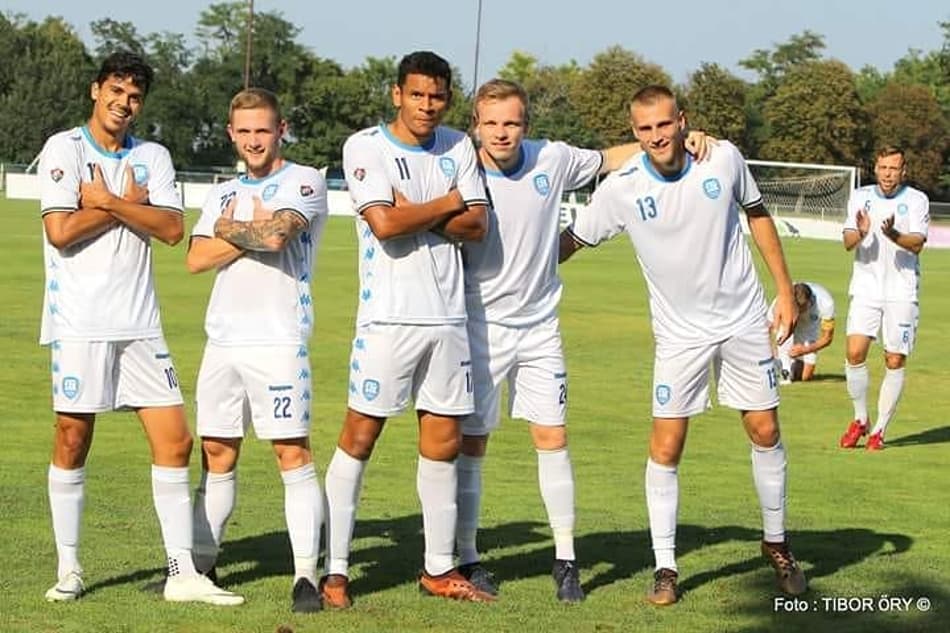 Com diferença cultural, Fluminense Samorin busca Liga Europa