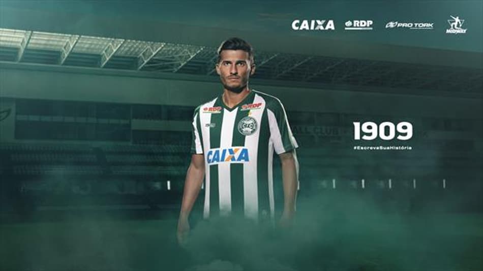Coritiba divulga novo uniforme 2 e camisa desenhada pelo goleiro Wilson