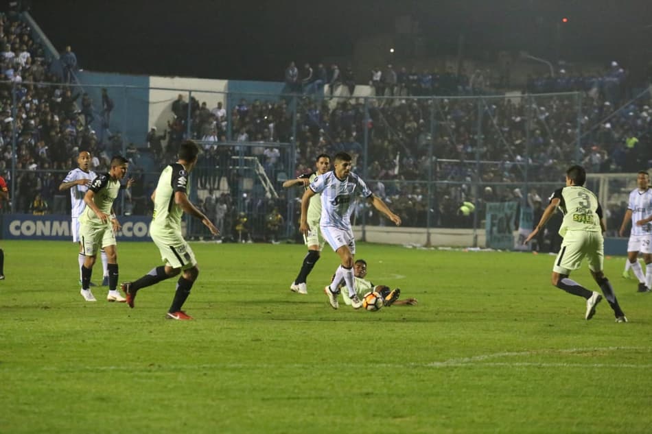 Atlético Nacional recebe Tucumán para evitar a zebra na Libertadores