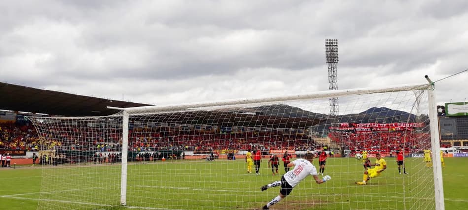 Barcelona divide a liderança no Equador ao lado do Macará