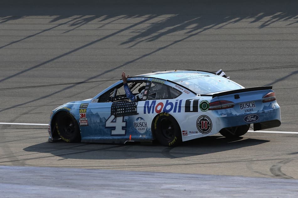 NASCAR: Kevin Harvick conquista a vitória em Michigan