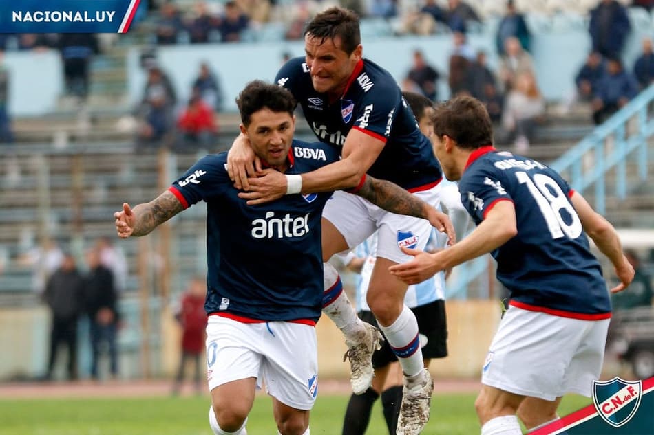 Nacional segue invicto e Peñarol espanta má fase com goleada