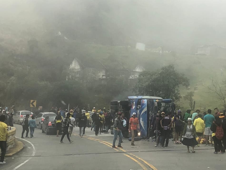 12 torcedores do Barcelona de Guayaquil morrem em acidente