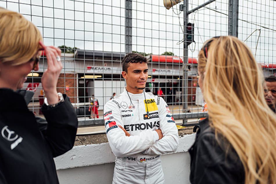 Wehrlein “decepciona” rival da Audi durante batalha em Brands Hatch