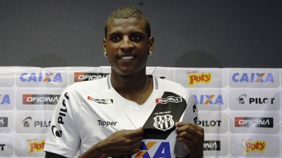 Com apelido de volante conhecido, Bruno é apresentado na Ponte Preta