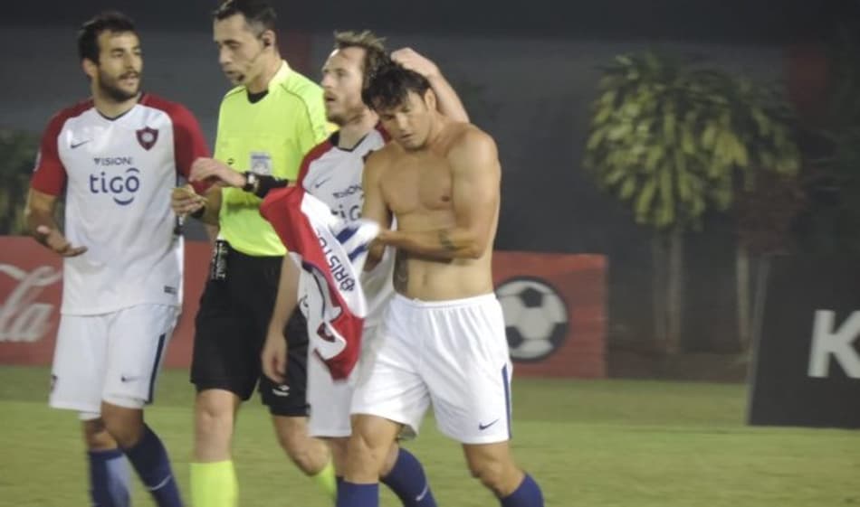 Cerro Porteño vence fora de casa e reassume a liderança do Clausura no Paraguai
