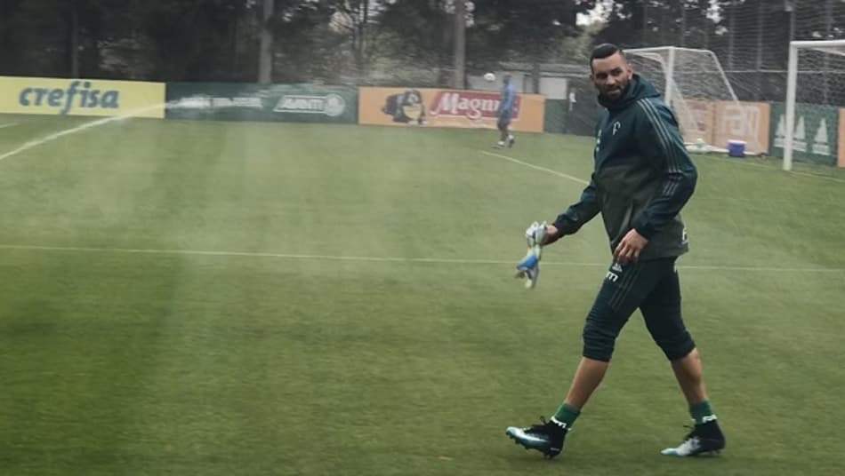 Weverton treina no Palmeiras e deve jogar ser titular contra o Bahia
