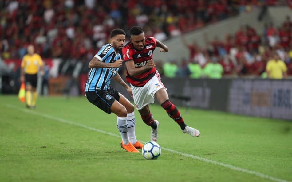 Barbieri avalia utilizar mais Vitinho na função em que brilhou pelo CSKA