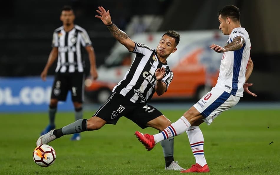 Derrota para o Botafogo aumenta o jejum do Nacional contra brasileiros; Entenda