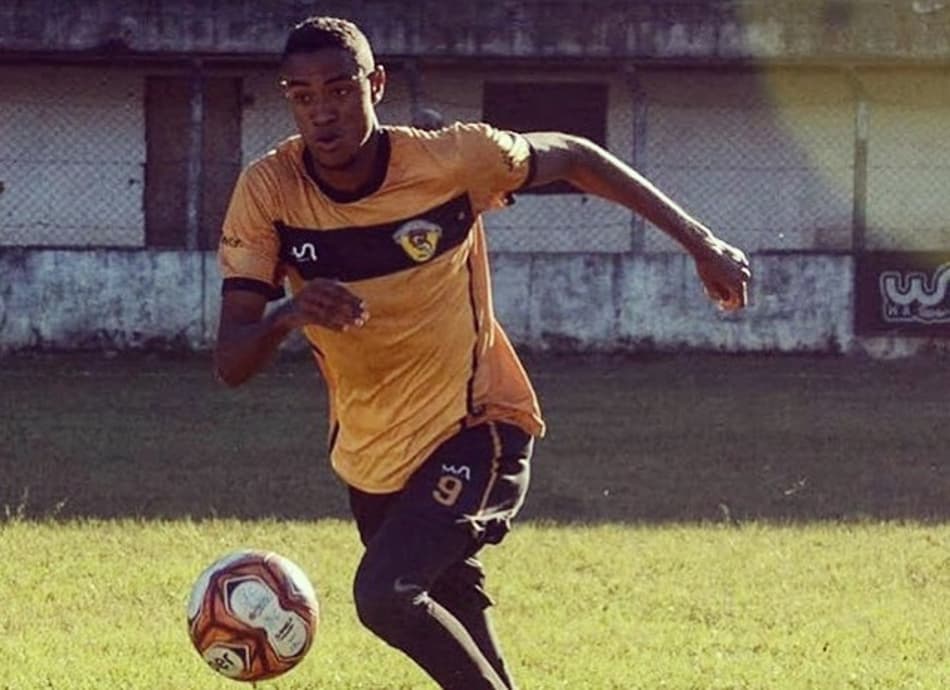 Lucas Amorim celebra gols na vitória do Tigres: 'Feliz por poder ajudar'