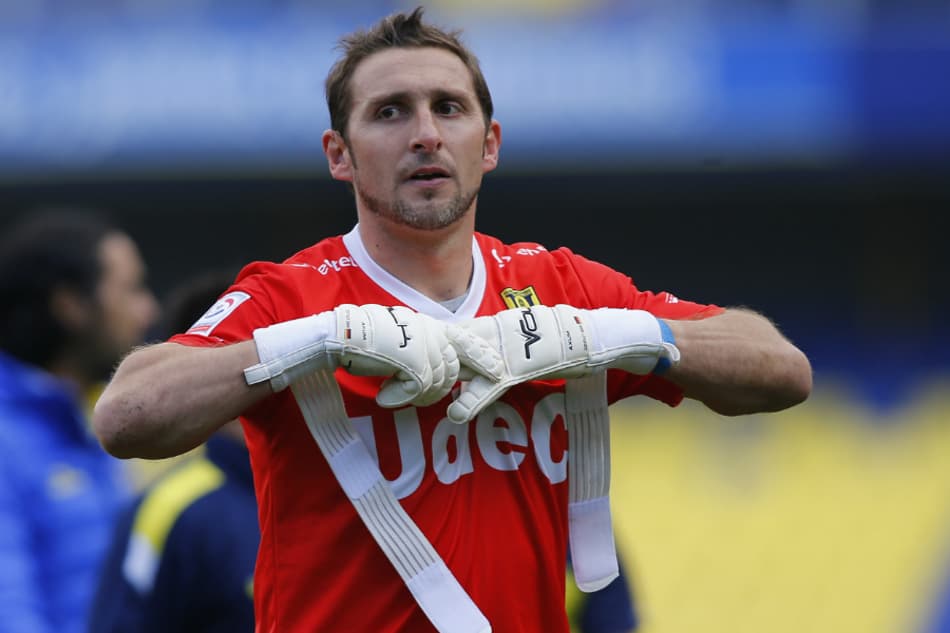 Goleiro defende pênalti e entra para a história do futebol chileno; Entenda