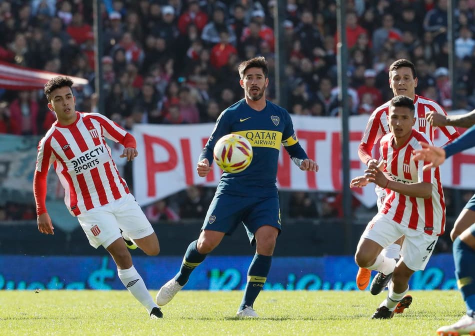 Boca Juniors é derrota pelo Estudiantes e deixa a liderança da Superliga Argentina após 617 dias