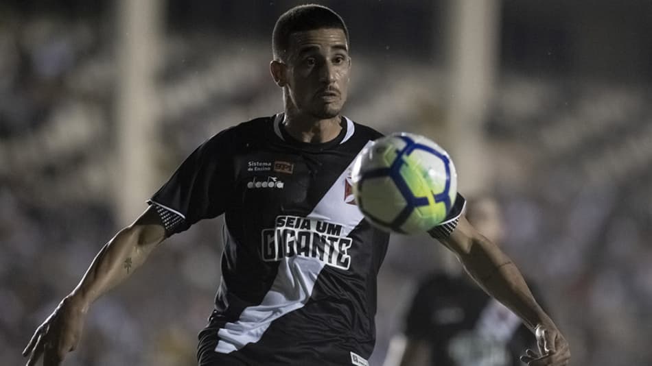 Vasco sai na frente, mas Ceará empata e estraga festa na Colina
