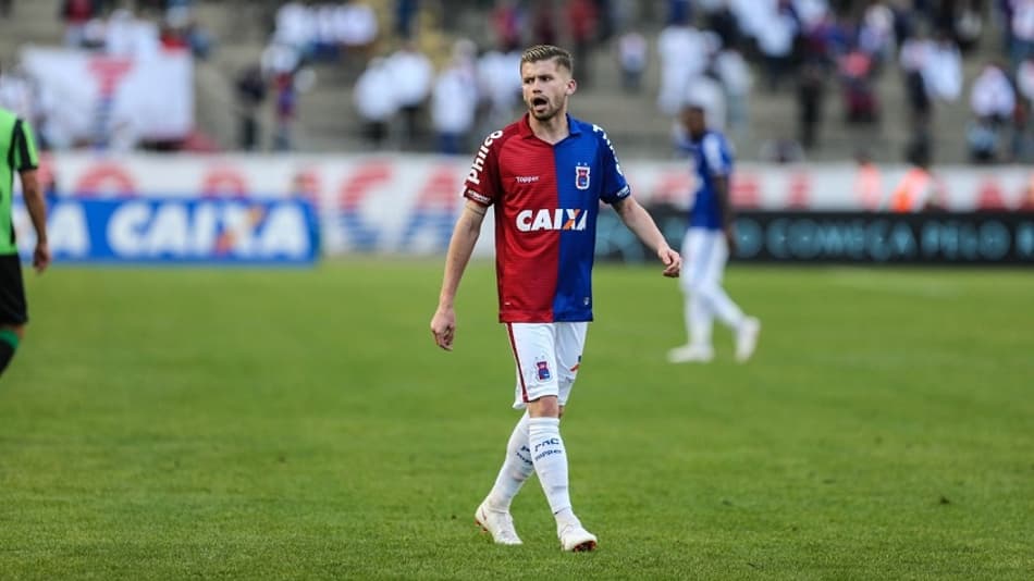 Meia do Paraná revê rival da estreia e diz que pode surpreender São Paulo