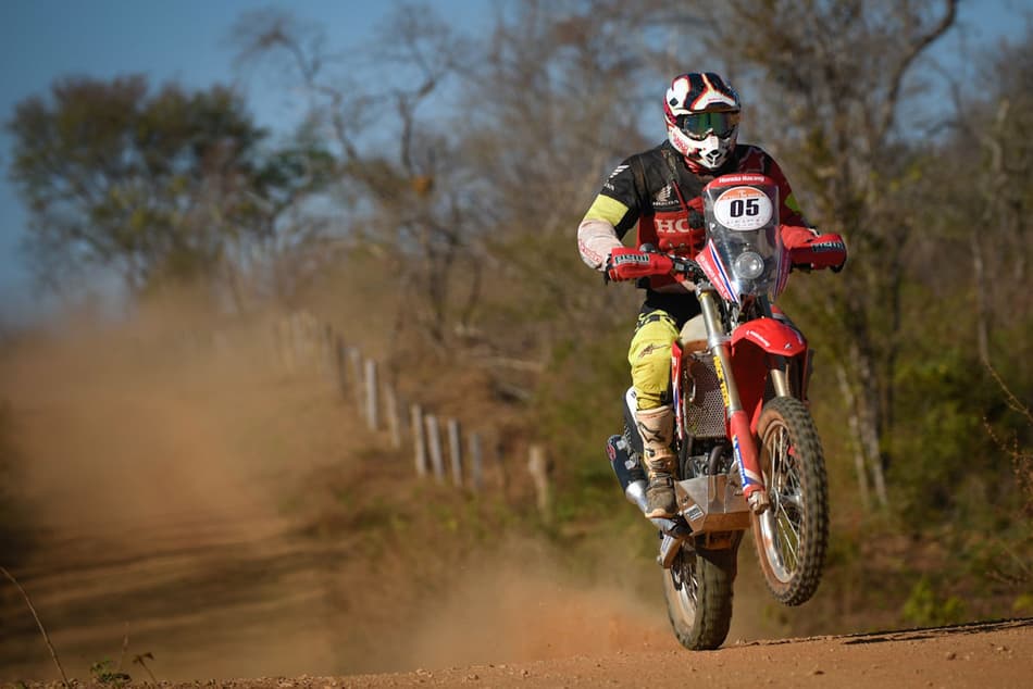 Maciel vence etapa maratona das motos no Rally dos Sertões; Azevedo abandona