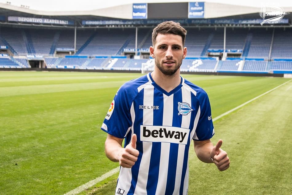 Calleri é apresentado no Alavés e fala em adaptação ao futebol espanhol