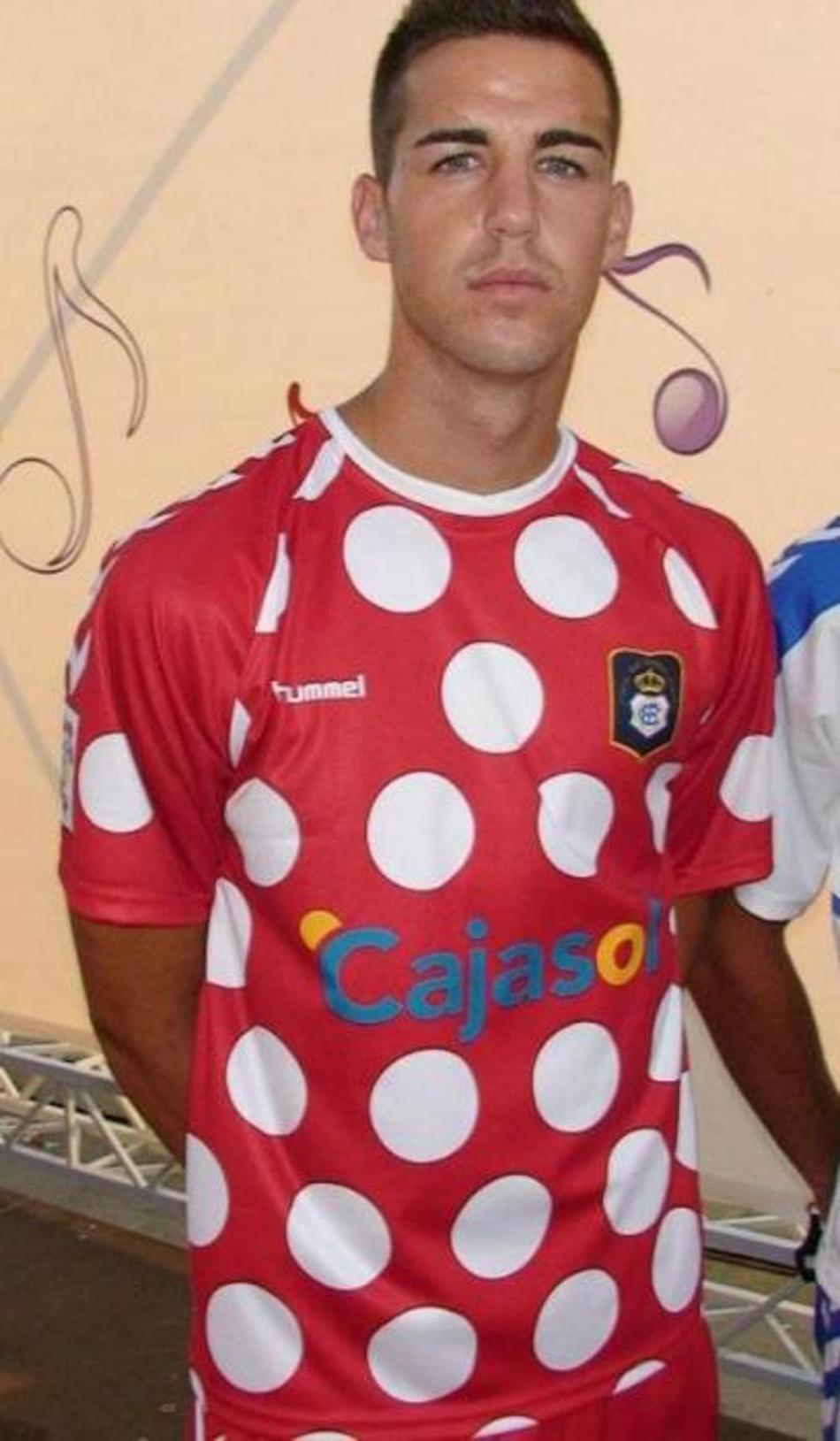 ‘Camisa de tapete’ foi a última… Veja uniformes curiosos já feitos para times