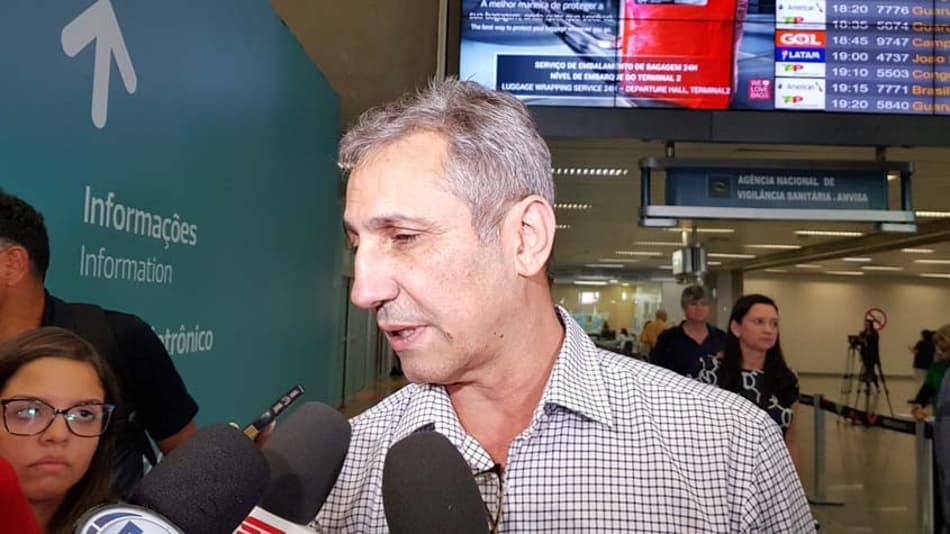 Vasco desembarca e Campello confirma Bigode para domingo