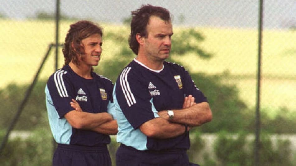 Vinte anos depois, Marcelo Bielsa “pede perdão” a Hernán Crespo