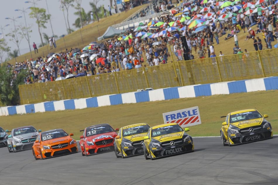 Mercedes-Benz Challenge: Felipe Tozzo e André Moraes Jr. vencem diante de 36 mil pessoas em Goiânia