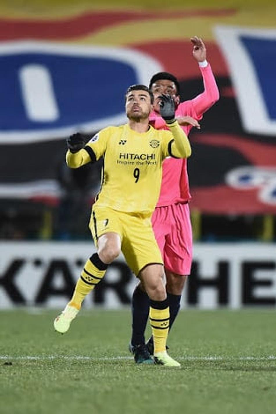 Cristiano faz dois e Kashiwa Reysol goleia no Campeonato Japonês