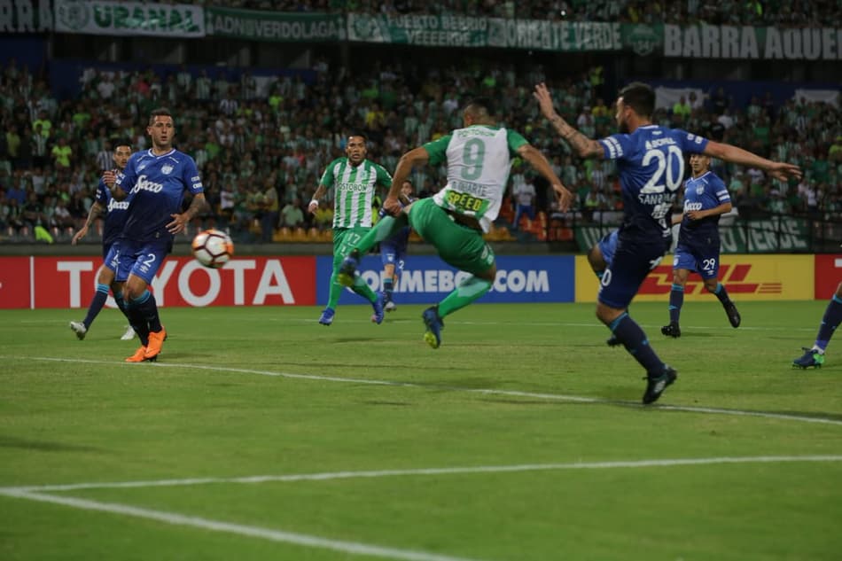 Atlético Nacional pressiona, mas Tucumán avança na Libertadores