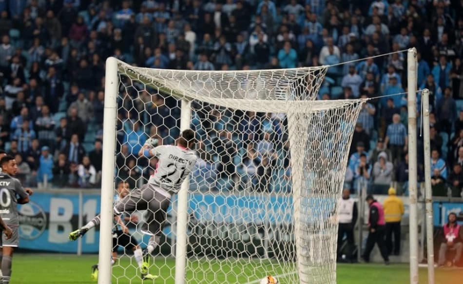 Andújar fala em “muita tristeza” com eliminação do Estudiantes