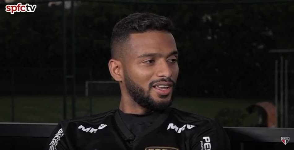 Reinaldo cita vaias antes de jogos em 2015 e agora quer virar quadro no CT