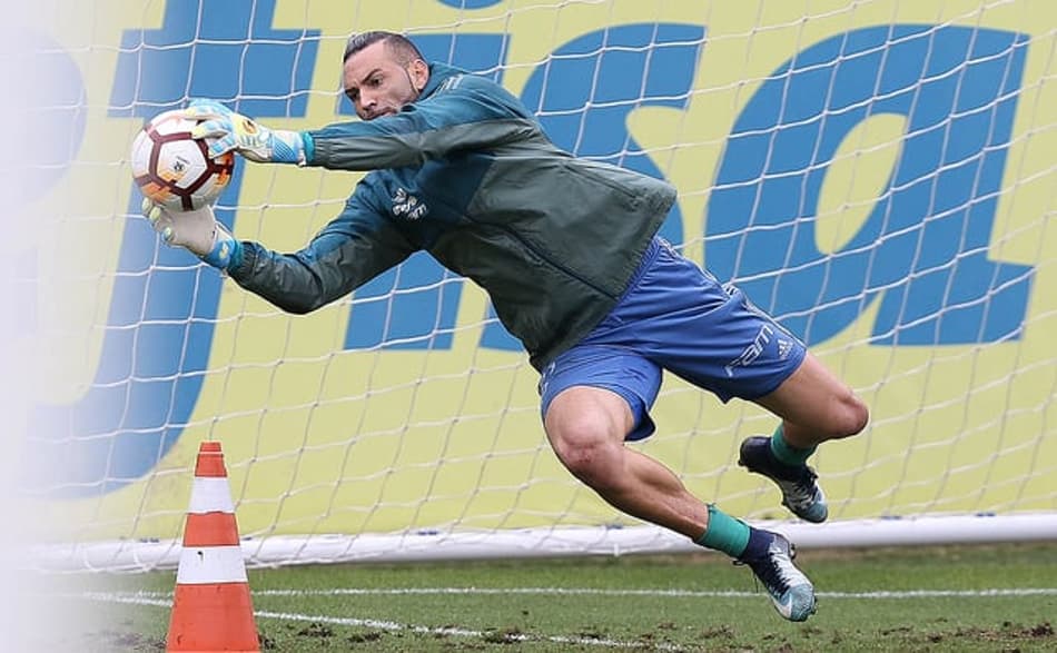 Saiba a quantos minutos Weverton está do recorde de Zetti no Palmeiras