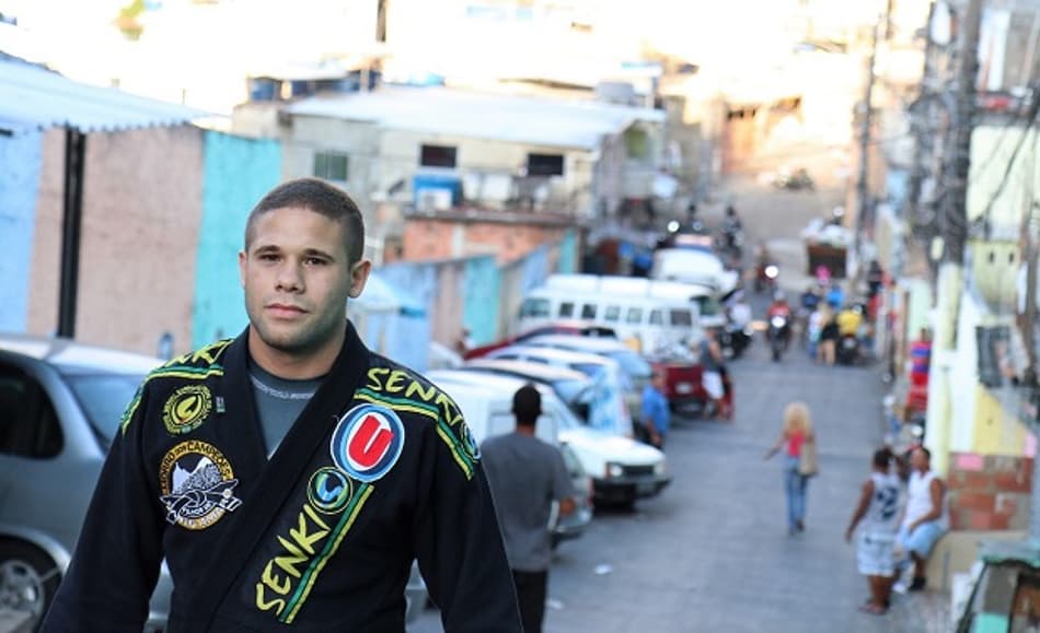 Professor em projeto social de José Aldo diz: 'O esporte muda vidas'