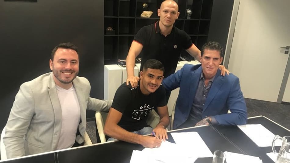 Desejado pelo Santos, atacante Júnior Brandão assina com o Ludogorets