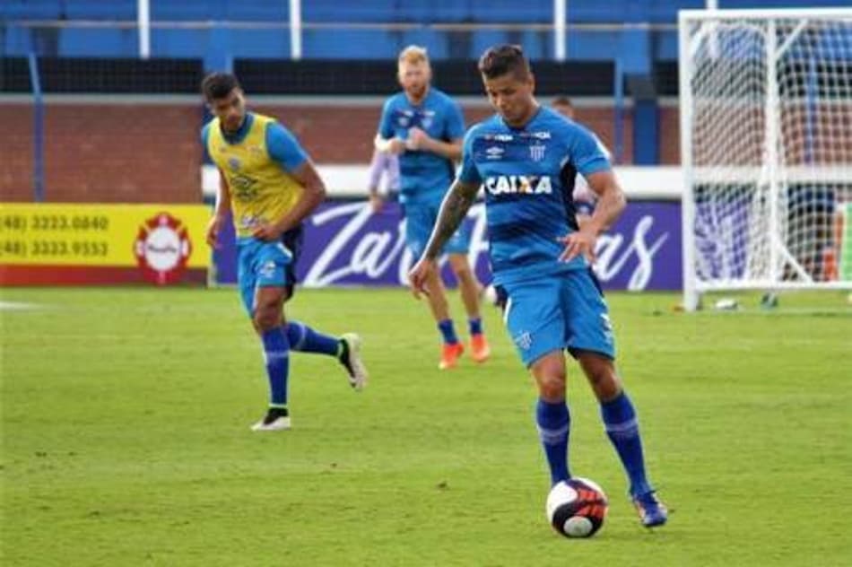 Volante do Avaí espera grande jogo contra o Figueirense pela Série B