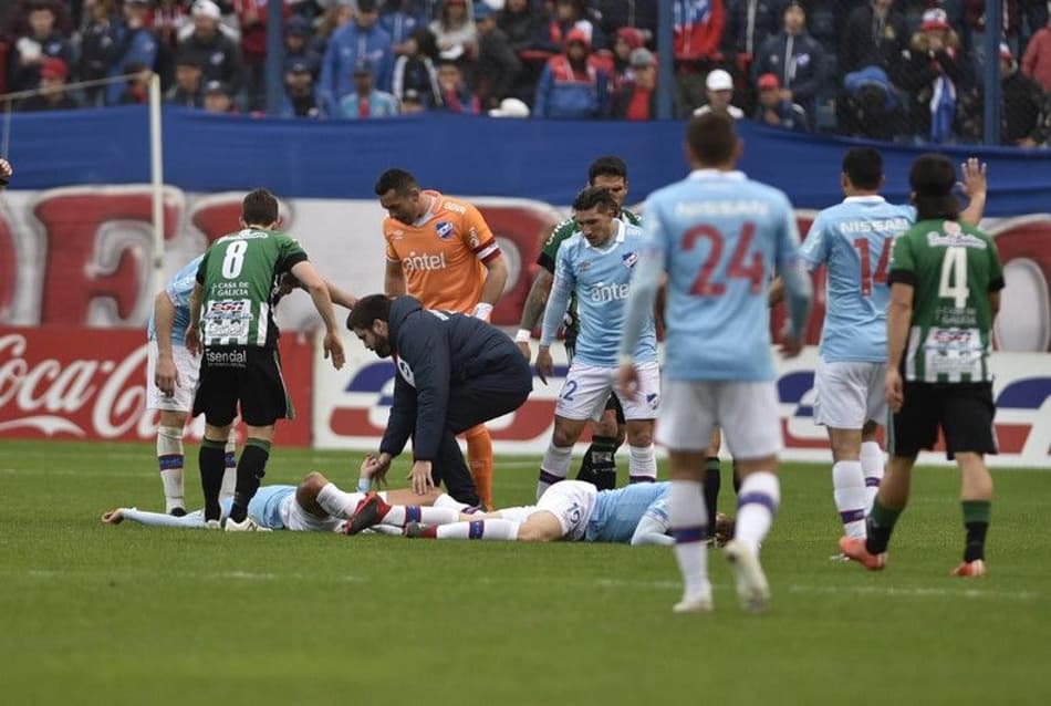 Zagueiro do Nacional sofre traumatismo craniano em partida do campeonato uruguaio